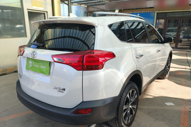 丰田 RAV4荣放 2015款 2.5L 自动四驱尊贵版车身外观7