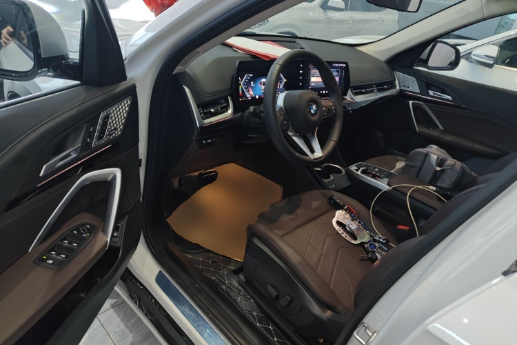 宝马X1 2023款 sDrive25Li X设计套装中控内饰20