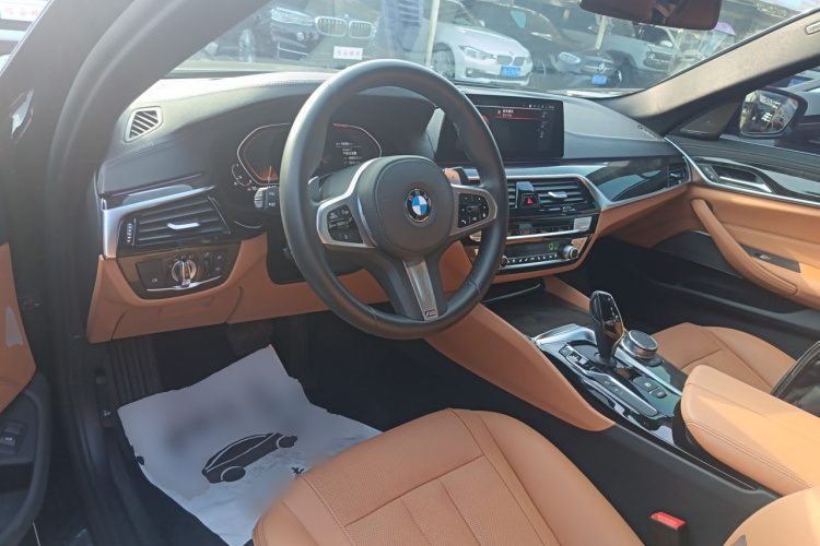 宝马5系 2020款 530Li 尊享型 M运动套装中控内饰12