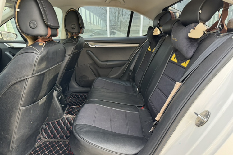 斯柯达 明锐 2018款 1.6L 自动豪华版中控内饰7003