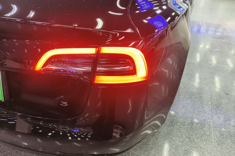 特斯拉 Model 3 2021款 标准续航后驱升级版车身外观9