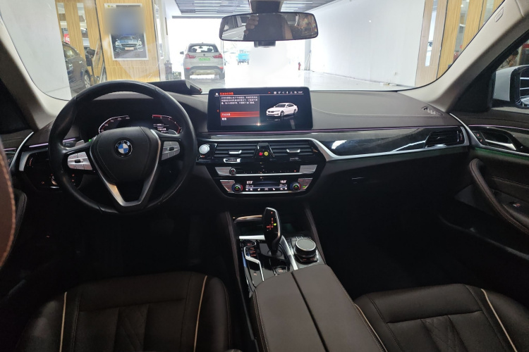 宝马5系 2021款 改款 530Li xDrive 豪华套装中控内饰7002