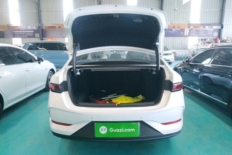 比亚迪 秦PLUS 2025款 DM-i 智驾版 55KM领先型机舱底盘23