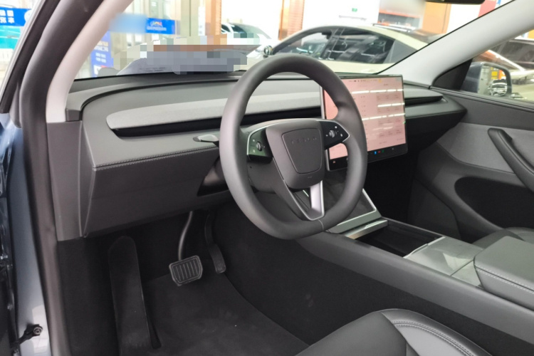 特斯拉 Model Y 2025款 后轮驱动版中控内饰12