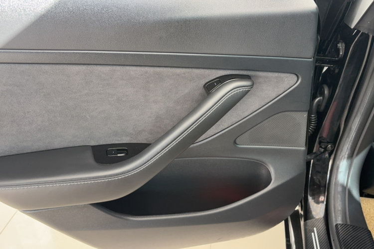 特斯拉 Model 3 2020款 长续航后轮驱动版局部细节16