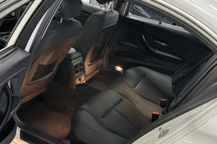 宝马3系 2019款 320Li 时尚型中控内饰7002