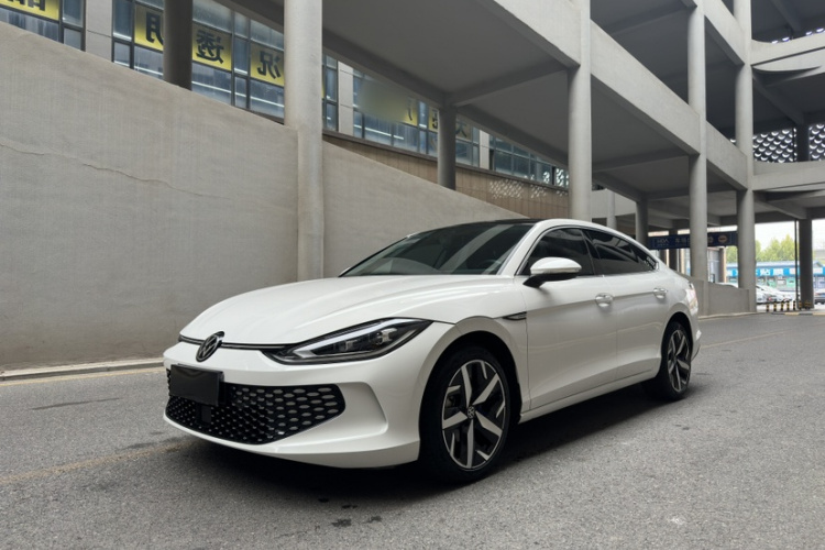 大众 2023款 凌渡L 280TSI DSG酷辣版车身外观1