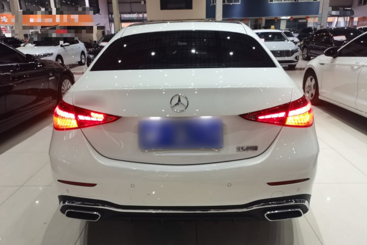 奔驰C级 2023款 C 260 L 运动版车身外观6