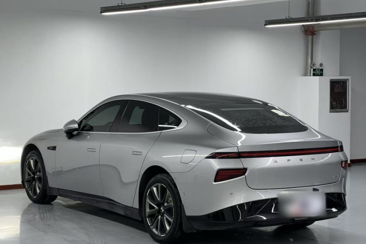 小鹏P7 2020款 670E车身外观6008