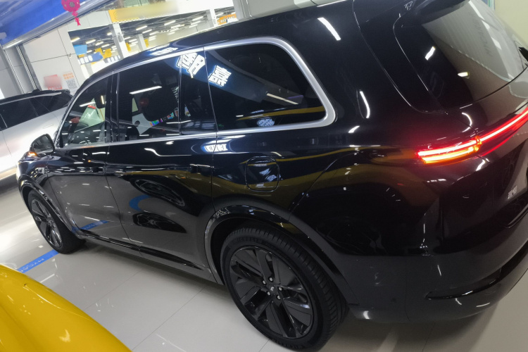 理想汽车 理想L9 2024款 Ultra车身外观4