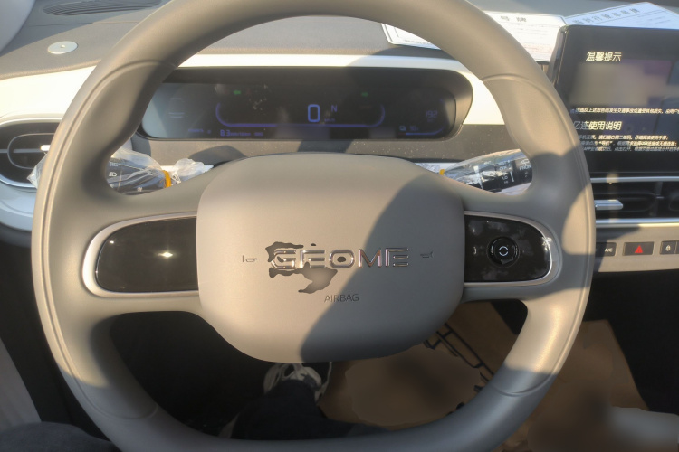 吉利银河 熊猫 2025款 210km 元气熊中控内饰13