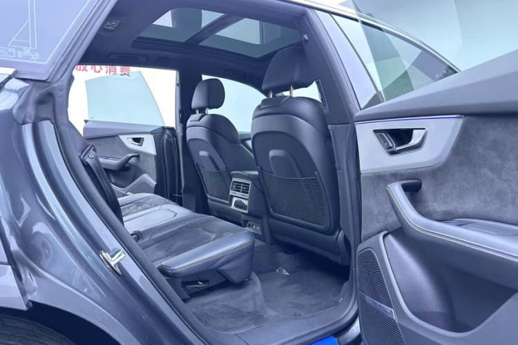 奥迪Q8 2019款 55 TFSI 臻选动感型中控内饰7013