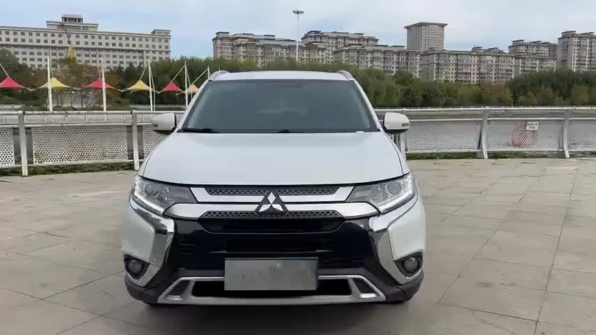 三菱 欧蓝德 2019款 2.0L 两驱畅享版 5座 国V实拍1