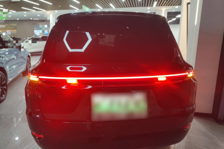 理想汽车 理想L9 2024款 Ultra车身外观6