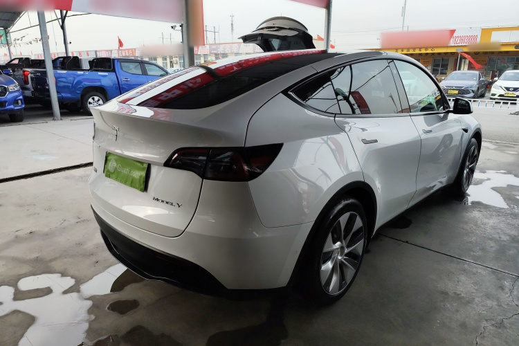 特斯拉 Model Y 2022款 改款 后轮驱动版车身外观7