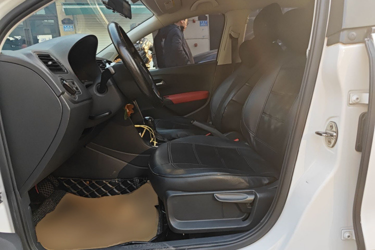 大众 Polo 2016款 1.4L 自动风尚型中控内饰19