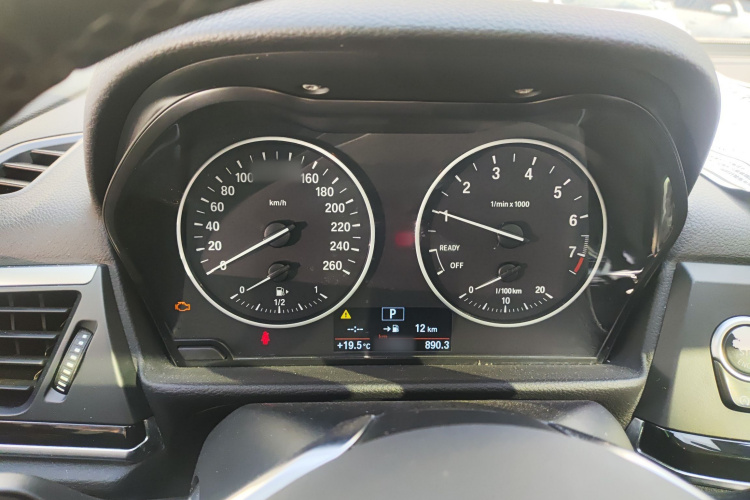 宝马1系 2017款 118i 运动型局部细节14