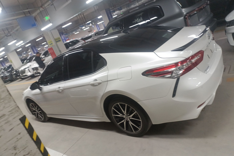 丰田 凯美瑞 2021款 2.5S 锋尚版车身外观4