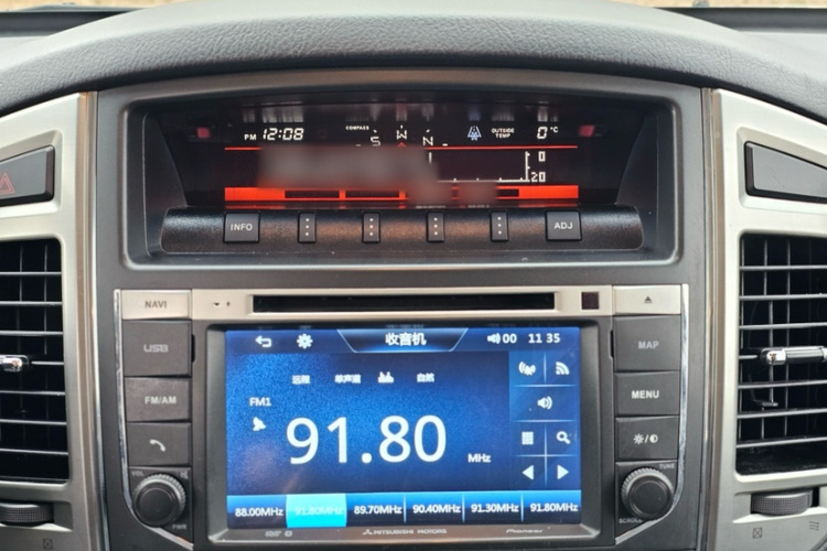 三菱 帕杰罗(进口) 2016款 3.0L 自动尊贵版 国V局部细节16