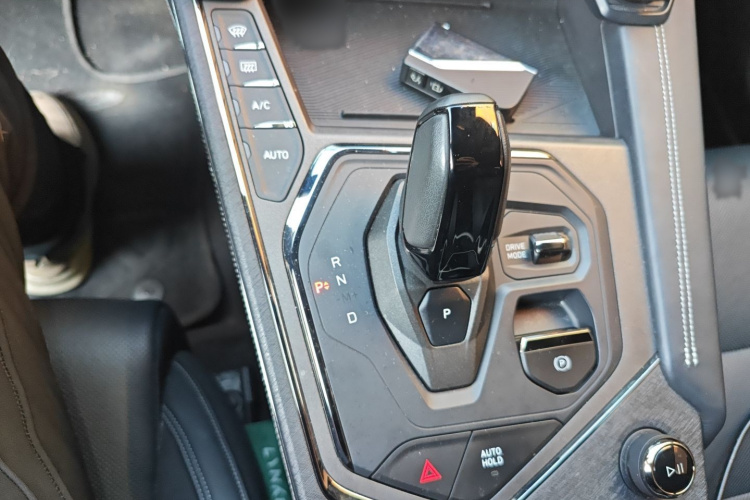 领克01 2021款 2.0TD 四驱暗夜版局部细节18