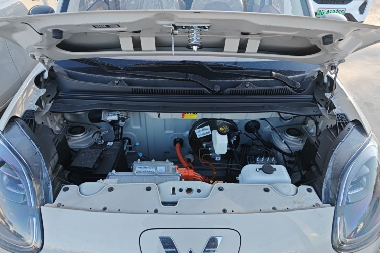 五菱汽车 宏光MINIEV 2025款 四门版 进阶款机舱底盘24