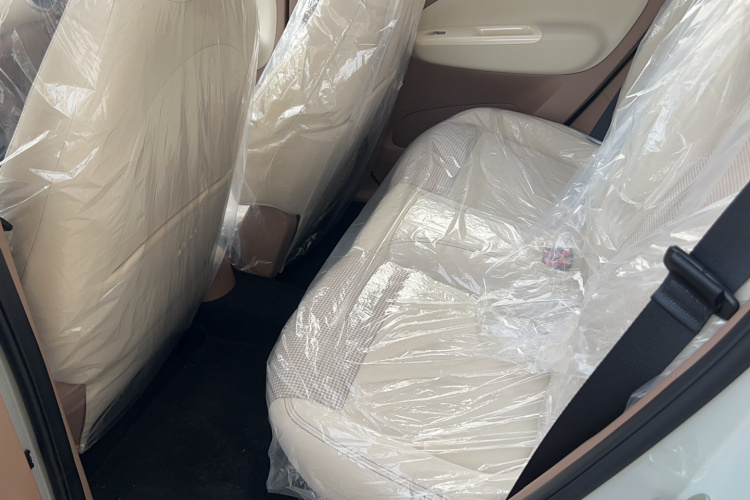 五菱汽车 宏光MINIEV 2025款 四门版 进阶款中控内饰7004