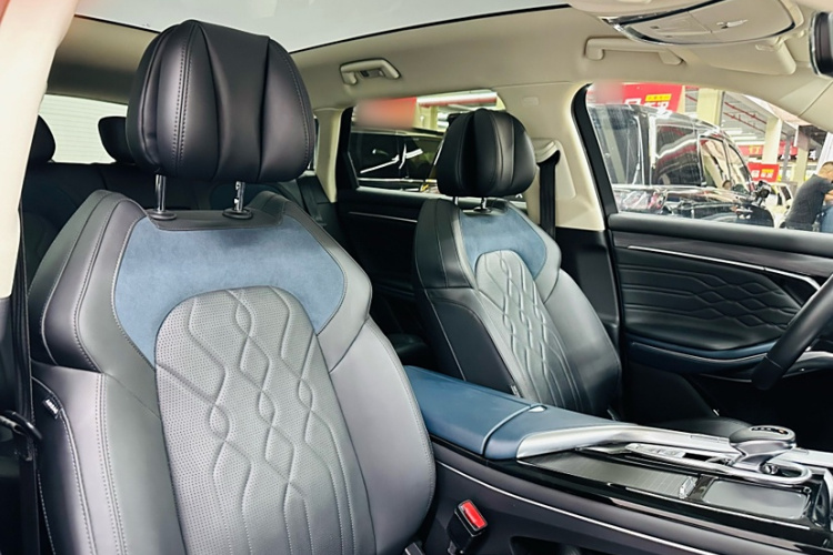 岚图汽车 岚图FREE 2021款 四驱标准增程专属豪华套装局部细节41