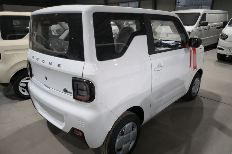 吉利银河 2024款 熊猫mini 200km 耐力熊车身外观7