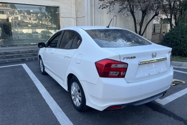 本田 锋范经典 2012款 1.5L 自动精英版车身外观6005