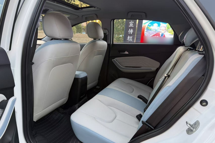 奇瑞 瑞虎3X 2022款 PLUS 1.5L CVT时尚版中控内饰7002