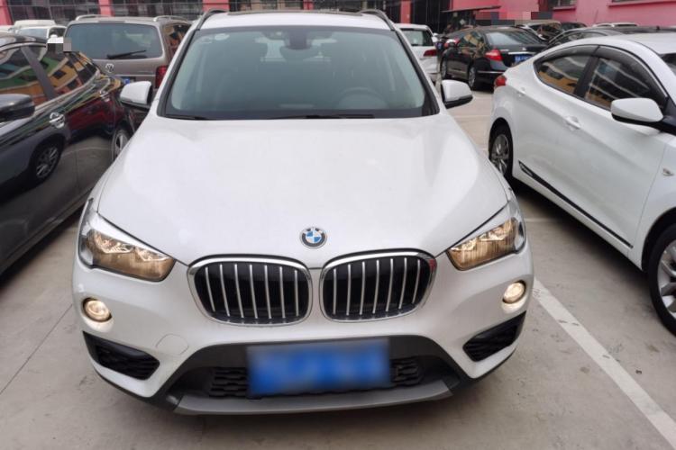 宝马X1 2016款 sDrive18Li 时尚型车身外观2