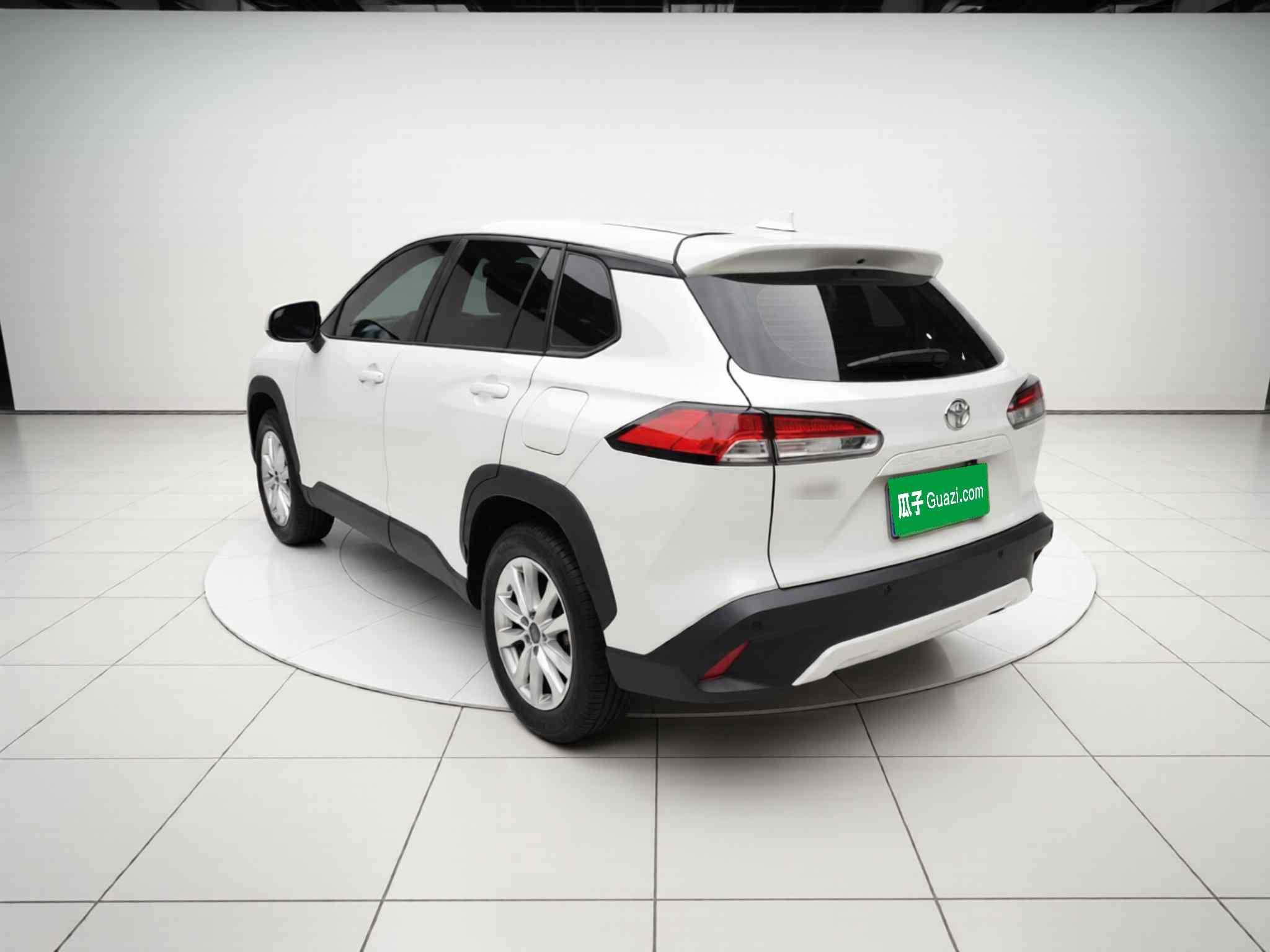 丰田 卡罗拉锐放 2024款 2.0L 先锋版(3)