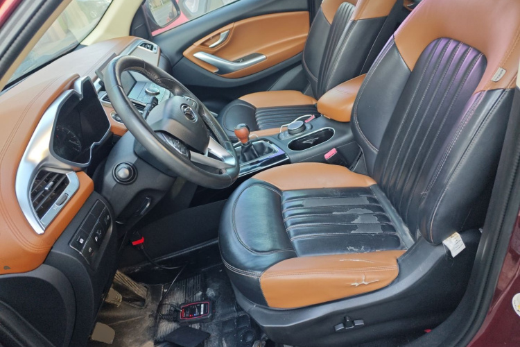 东南DX7 2015款 1.5T 手动豪华型中控内饰19