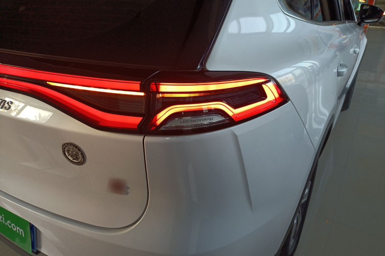 比亚迪 唐 2019款 2.0T 自动智联尊悦型 7座 国VI车身外观9