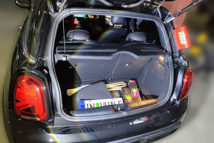 MINI 2023款 改款 2.0T COOPER S 艺术家中控内饰23