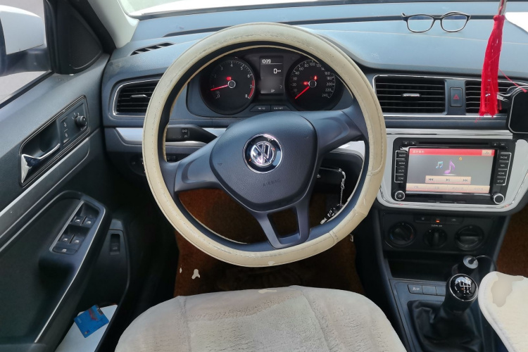 大众 朗逸 2015款 1.6L 手动风尚版中控内饰13