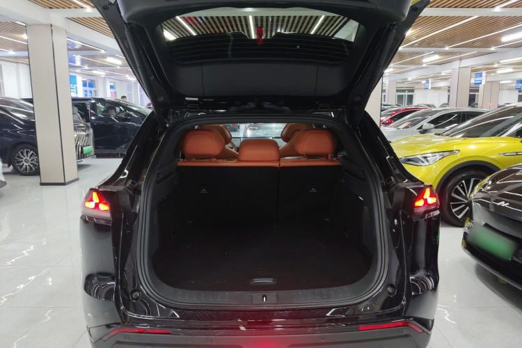 深蓝汽车 深蓝S07 2025款 215Max 华为乾崑智驾ADS SE增程版机舱底盘23