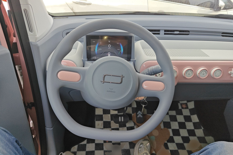 奔腾小马 2025款 222km 灵动马中控内饰13