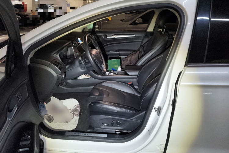 福特 蒙迪欧 2017款 EcoBoost 245 豪华运动型中控内饰19