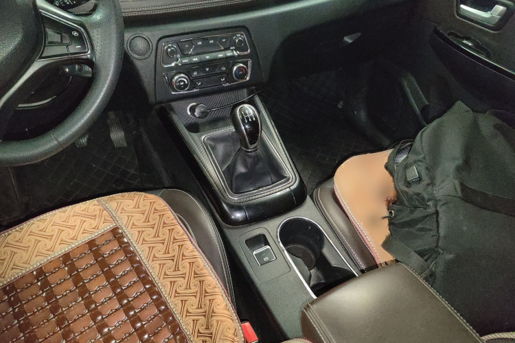 东风风光 风光370 2018款 S370 1.5L 手动豪华型 5座局部细节18