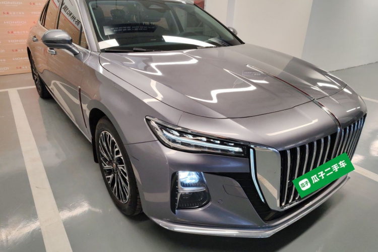 红旗H5 2024款 2.0T 自动智联旗畅版车身外观3