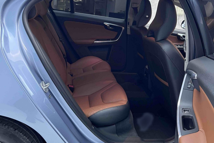 沃尔沃S60 2017款 S60L T3 智进版中控内饰7004