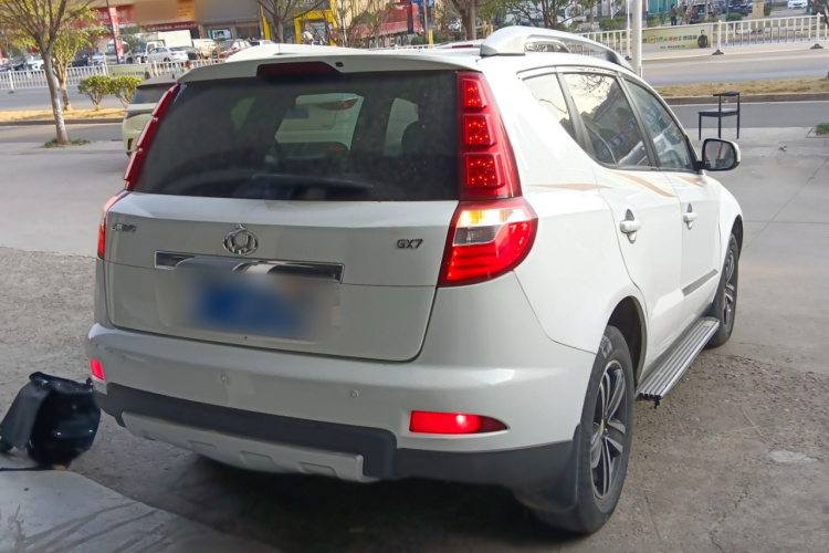 吉利汽车 吉利GX7 2015款 运动版 2.0L 自动尊享型车身外观7