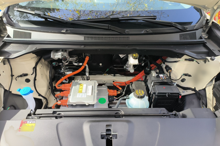 五菱汽车 缤果S 2025款 325km 尊享款机舱底盘24