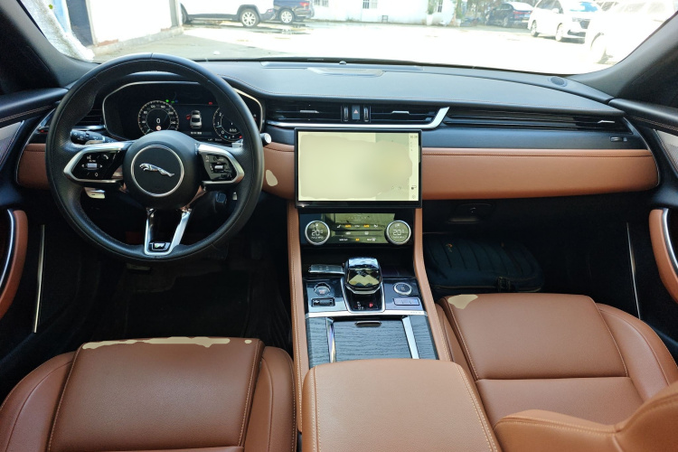 捷豹XFL 2023款 XFL 2.0T P250 两驱精英运动版中控内饰12