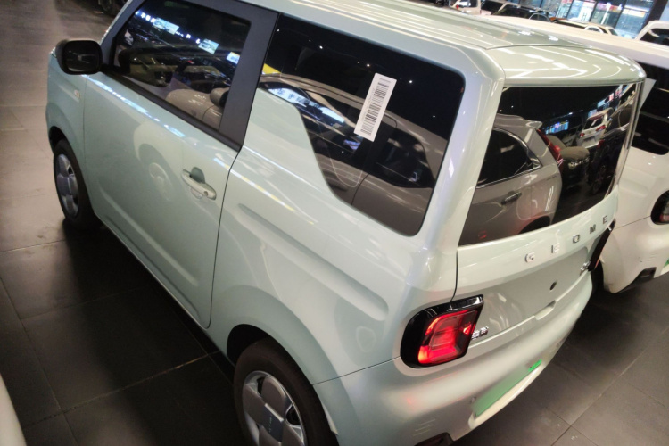 吉利银河 2024款 熊猫mini 200km 耐力熊车身外观4