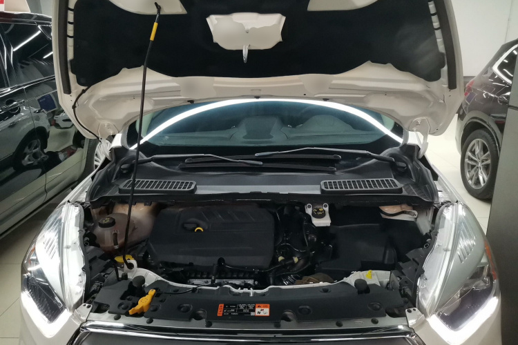 福特 翼虎 2018款 EcoBoost 180 两驱铂翼型机舱底盘24