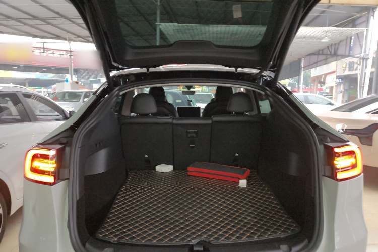 特斯拉 Model Y 2022款 长续航全轮驱动版局部细节23