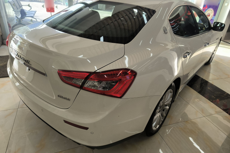 玛莎拉蒂 Ghibli 2014款 3.0T 标准版车身外观7