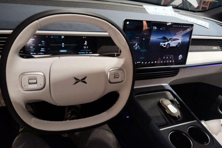 小鹏G6 2023款 755 超长续航 Pro中控内饰7002